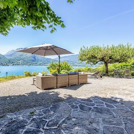 Le Fartot : Dans La Baie Avec Ponton Prive. Villa